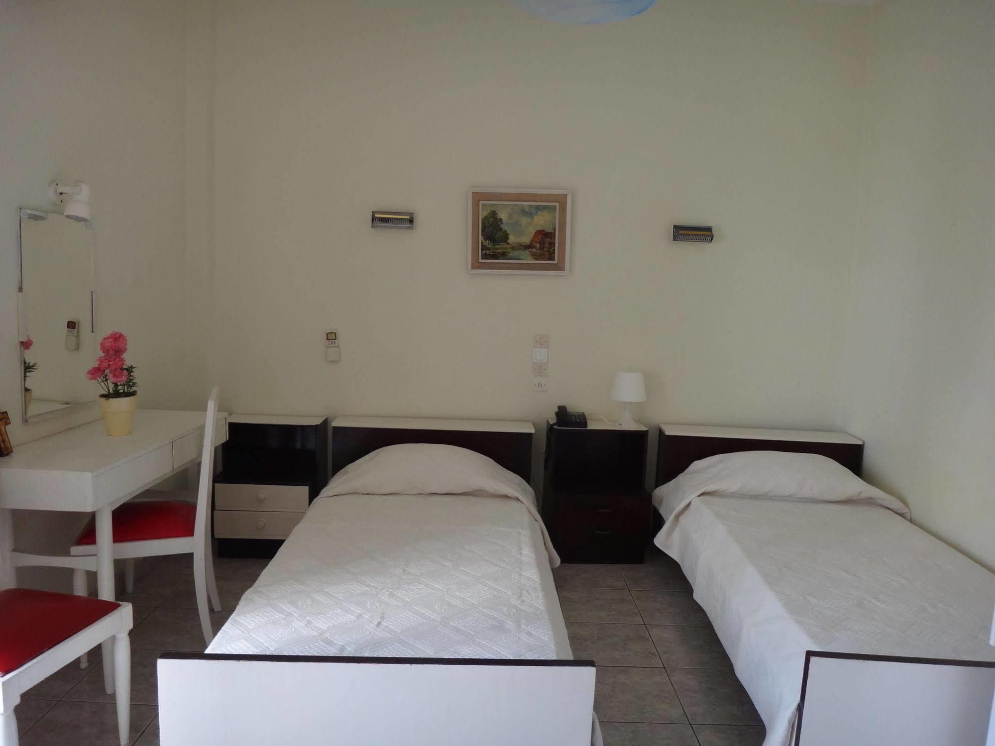 Oceanis Hotel Lutrá Edipszú Kültér fotó